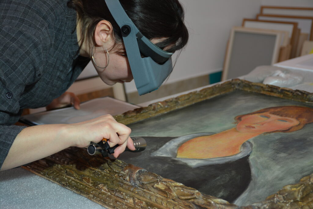 atelier-gehrig et gauthier-anouk gehrig-alice gauthier-conservation-restauration-d'art-art-neuchâtel-lausanne-vaud-diplome HES-membre SCR-tableaux anciens-peinture-œuvres contemporaires-huile sur toile-sculpture-preservation patrimoine artistique-oeuvres-anciennes-contemporaines-sondage